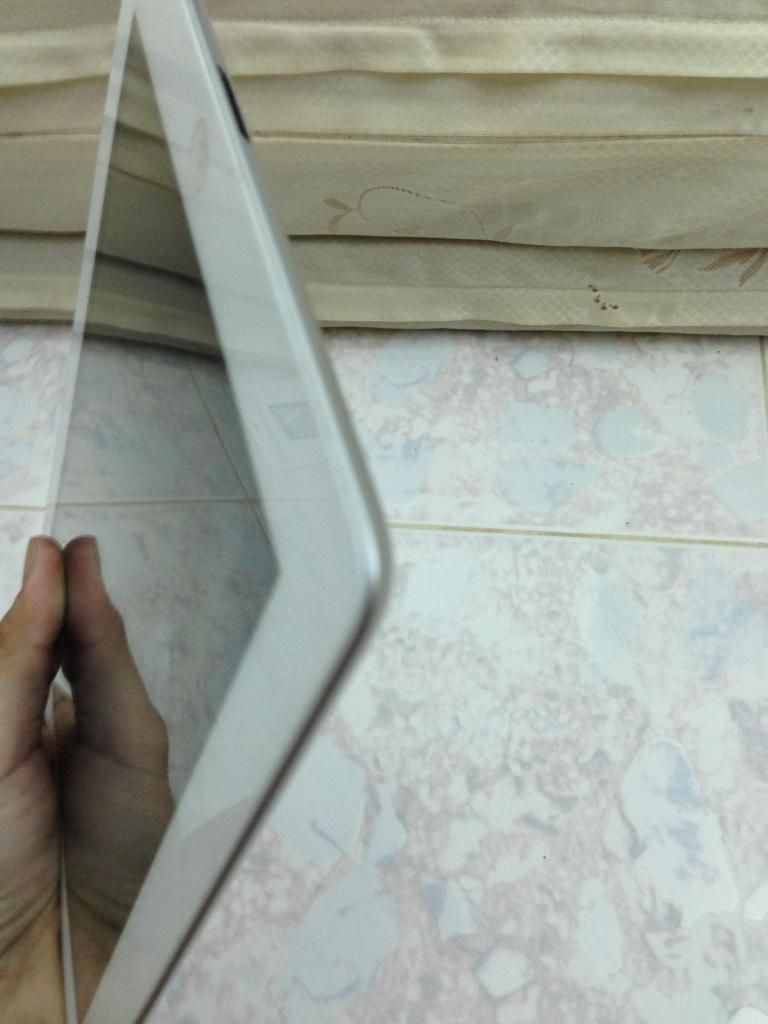 IPAD 2 16GB WIFI [ NO 3G ] trắng , like new 99% , máy bố xài chỉ để đọc báo - 3